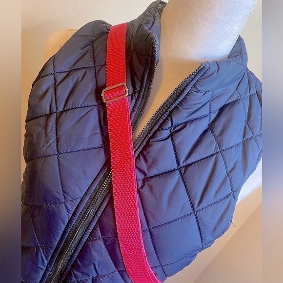 NEW Pink and Blue Paisley Nylon Multi Pocket Messenger/Crossbody Bag - Picture 7 of 10